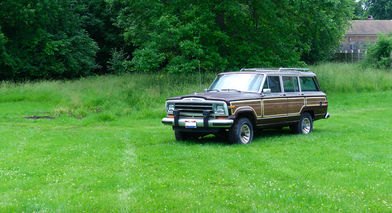Illustration for article titled What It Was Like Towing a Free Jeep Grand Wagoneer With the 2020 Jeep Gladiator